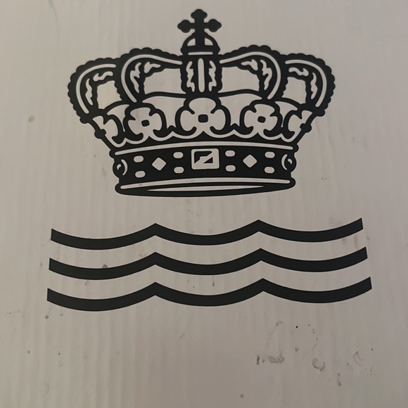 Royal Copenhagen White Fluted Full Lace Teapot 100 CL - Picture 10 of 12